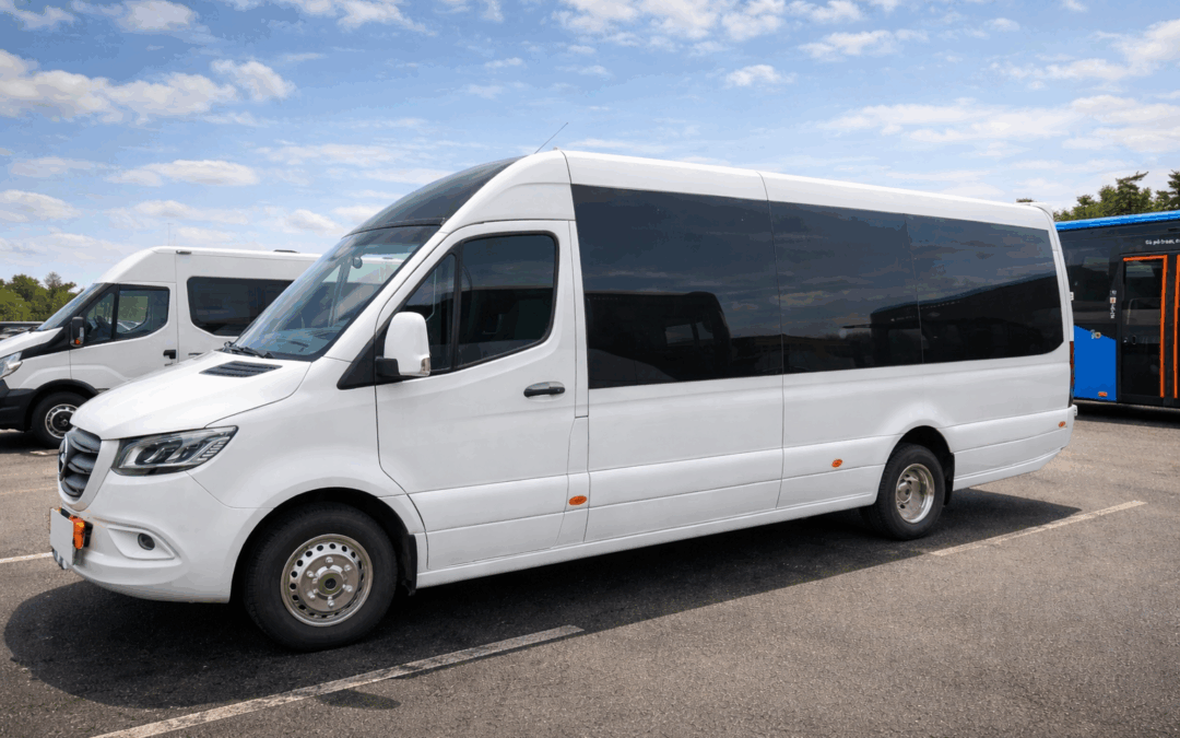 Mercedes Sprinter 517 CDI 22 platser. Omgående leverans.